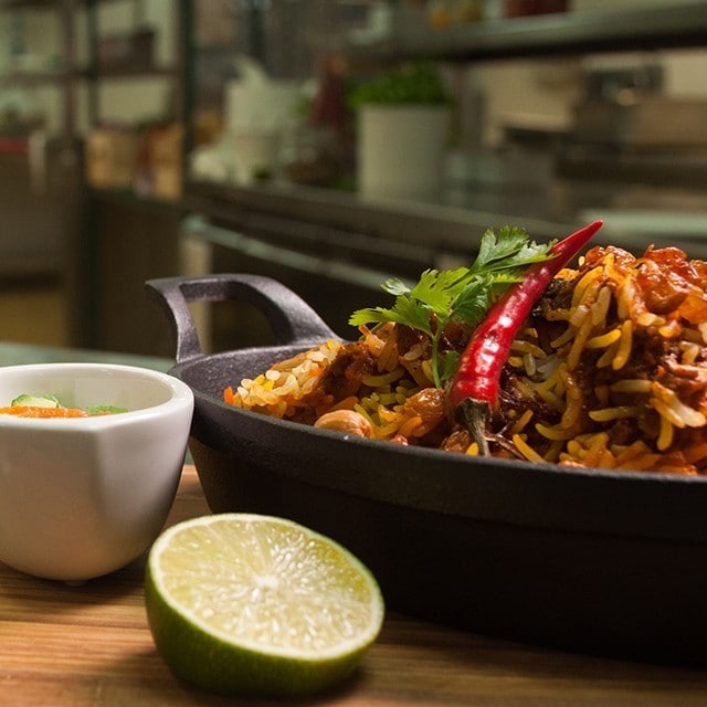 بتطبخ بالدجاج المجمّد؟ جرّب نصايحنا عشان تحفظ نكهة الفراخ