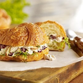 كرواسون محشو سلطة دجاج شامبيون