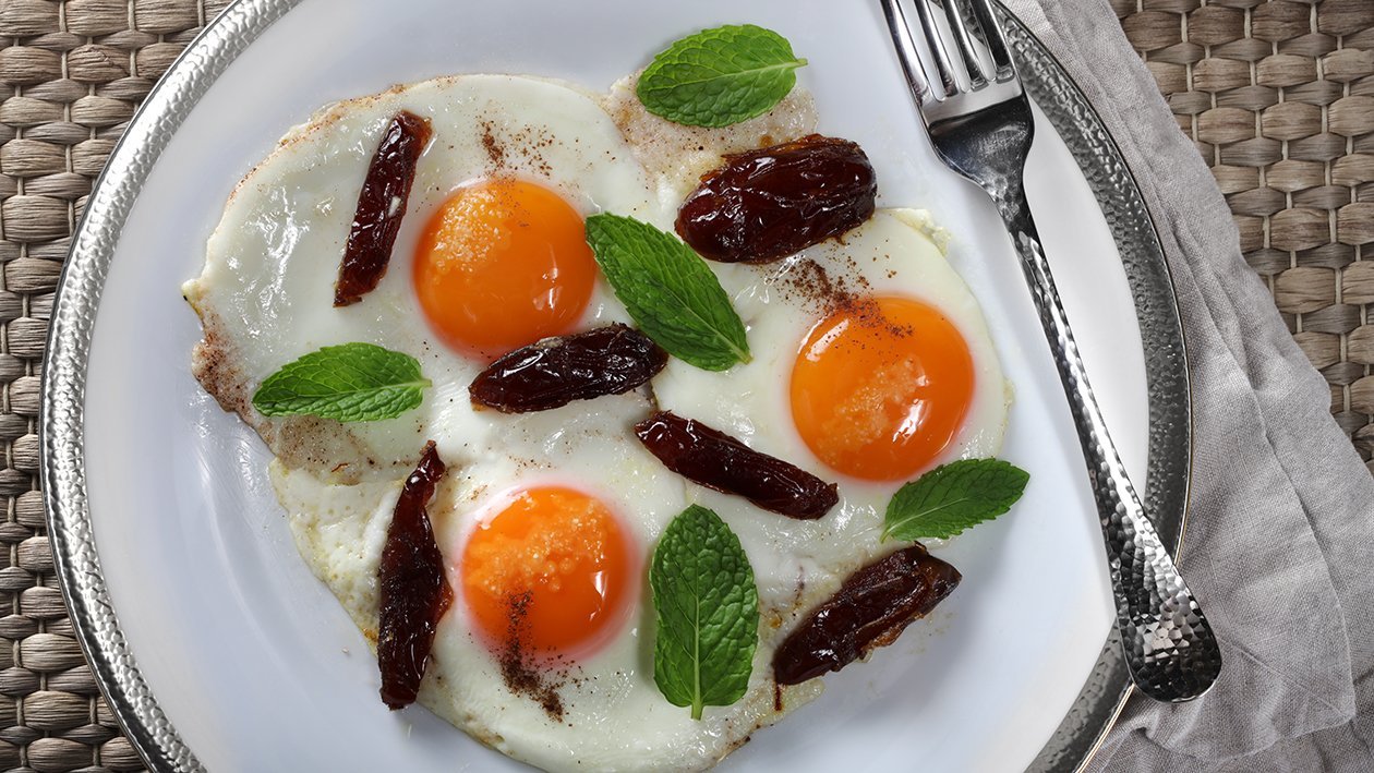 البيض المقلي مع التمر – - وصفة