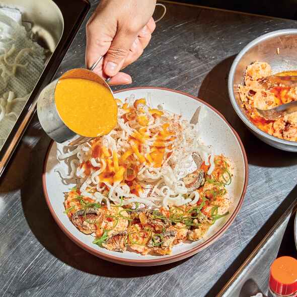 Shrimp Bisque Crispy Noodles 